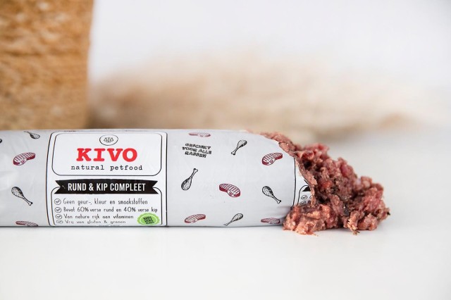 Kivo Mražené maso Hovězí a kuře mleté 1 kg Kivo Mražené maso Hovězí a kuře mleté 1 kg
